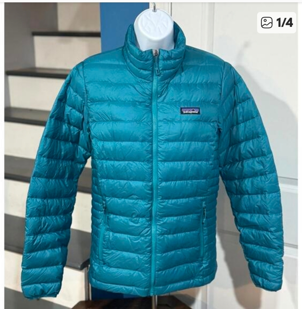 Patagonia Women's Blue Puffer Jacket